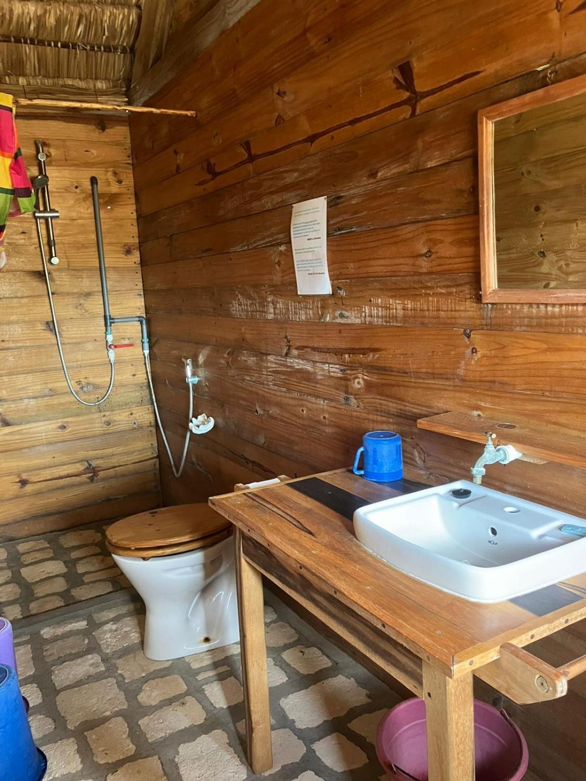 Vazaha Vezo Bed & Breakfast Andavadoaka Екстериор снимка